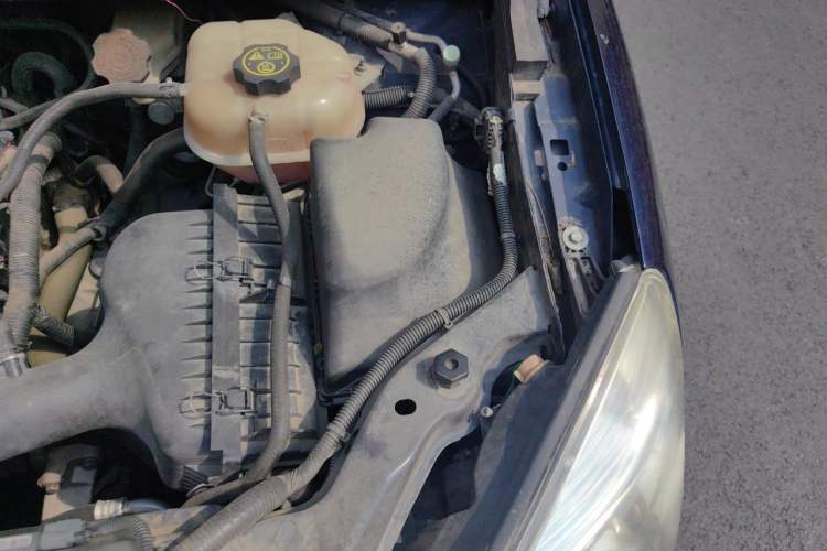 Used Buick GL8 2014 2.4L Comfort Edition Engine Bay Left