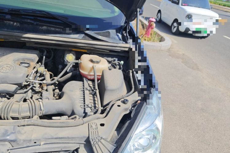 Used Buick GL8 2014 2.4L Classic Edition Engine Bay Left