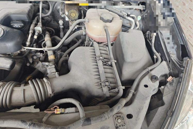 Used Buick GL8 2014 2.4L Classic Edition Engine Bay Left