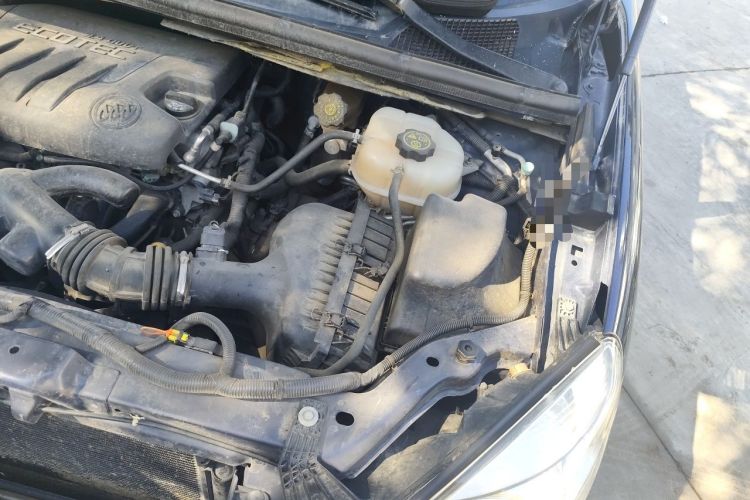 Used Buick GL8 2014 2.4L Classic Edition Engine Bay Left