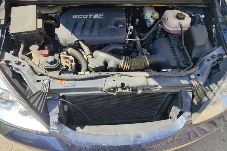 Used Buick GL8 2014 2.4L Classic Edition Engine Bay