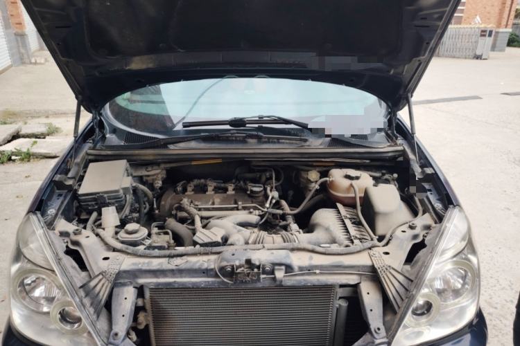 Used Buick GL8 2014 2.4L Classic Edition Engine Bay