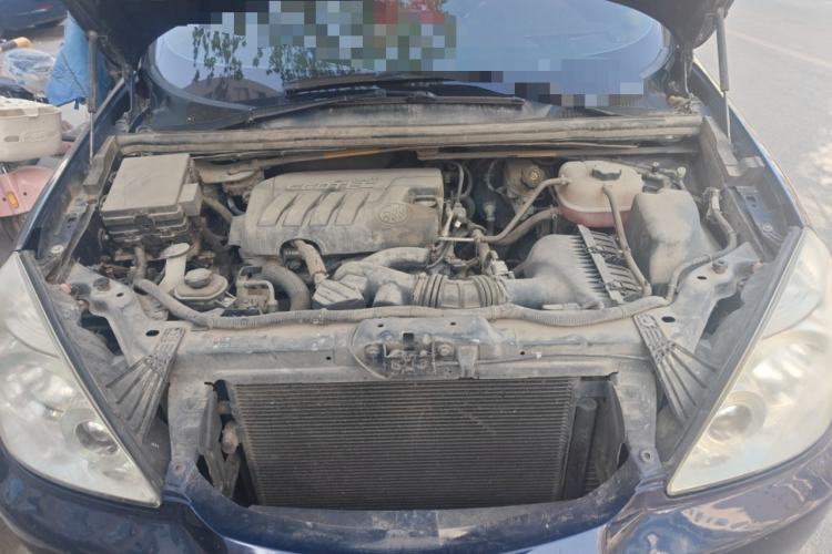 Used Buick GL8 2014 2.4L Classic Edition Engine Bay