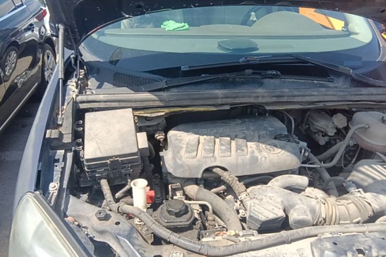 Used Buick GL8 2014 2.4L Classic Edition Engine Bay Right