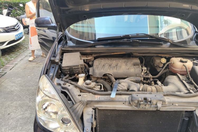 Used Buick GL8 2014 2.4L Executive Edition Engine Bay Right