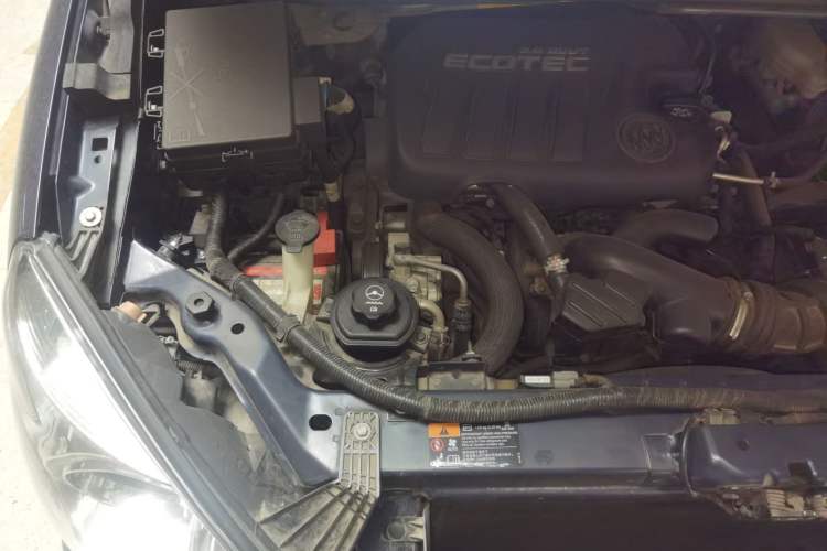 Used Buick GL8 2014 2.4L Classic Edition Engine Bay Right