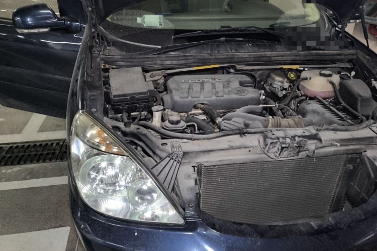 Used Buick GL8 2014 2.4L Classic Edition Engine Bay Right