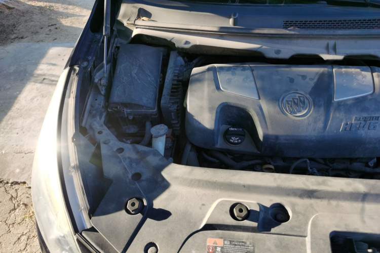 Used Buick GL8 2014 3.0L GT Luxury Business Haoya Edition Engine Bay Right