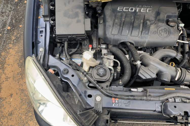 Used Buick GL8 2014 2.4L Classic Edition Engine Bay Right