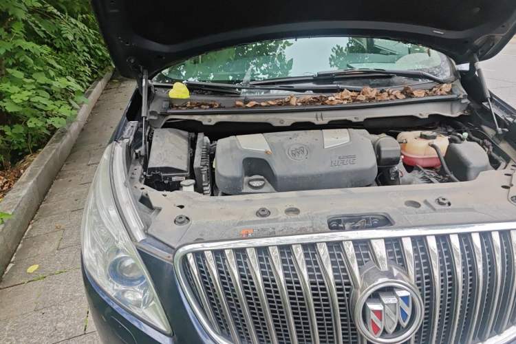 Used Buick GL8 2014 3.0L GT Luxury Business Haoya Edition Engine Bay Right