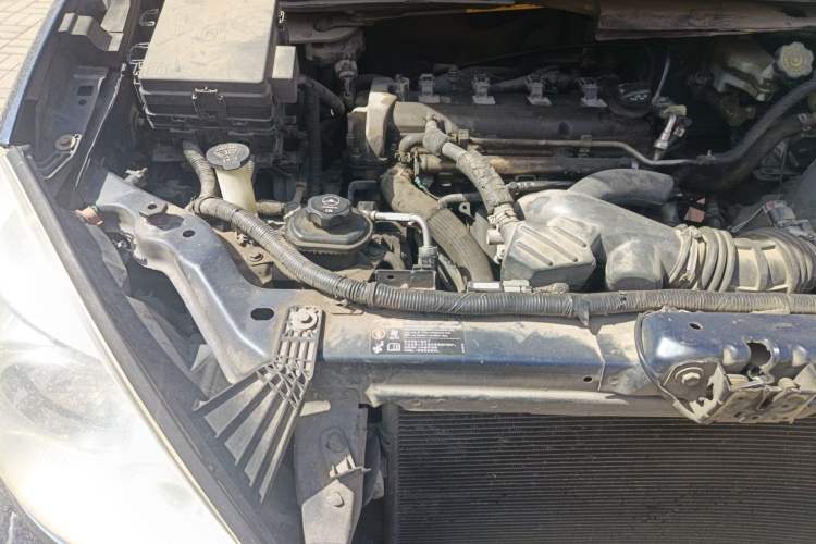 Used Buick GL8 2014 2.4L Classic Edition Engine Bay Right