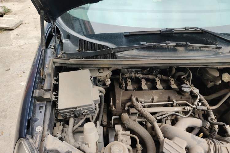 Used Buick GL8 2014 2.4L Classic Edition Engine Bay Right