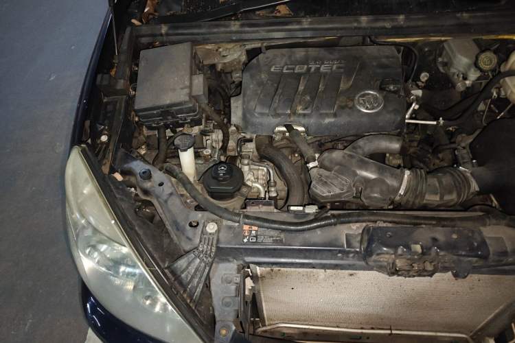 Used Buick GL8 2014 2.4L Classic Edition Engine Bay Right