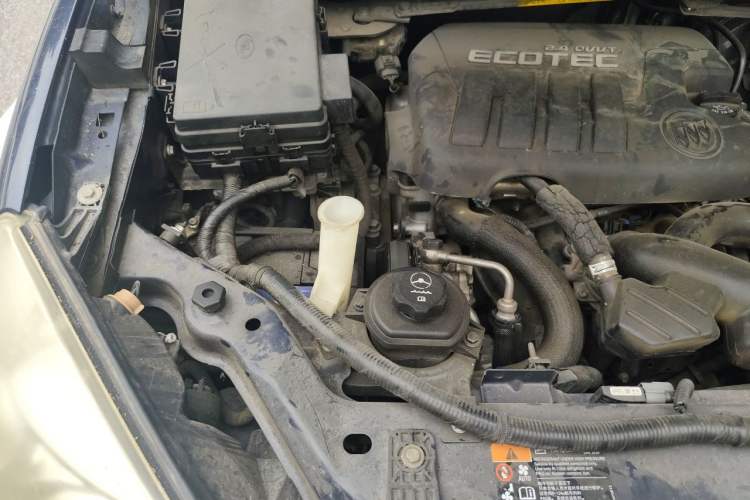 Used Buick GL8 2014 2.4L Classic Edition Engine Bay Right