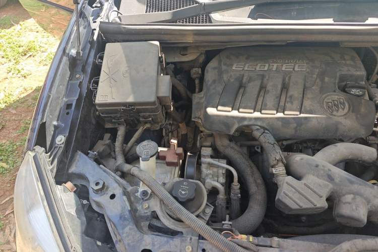 Used Buick GL8 2014 2.4L Classic Edition Engine Bay Right