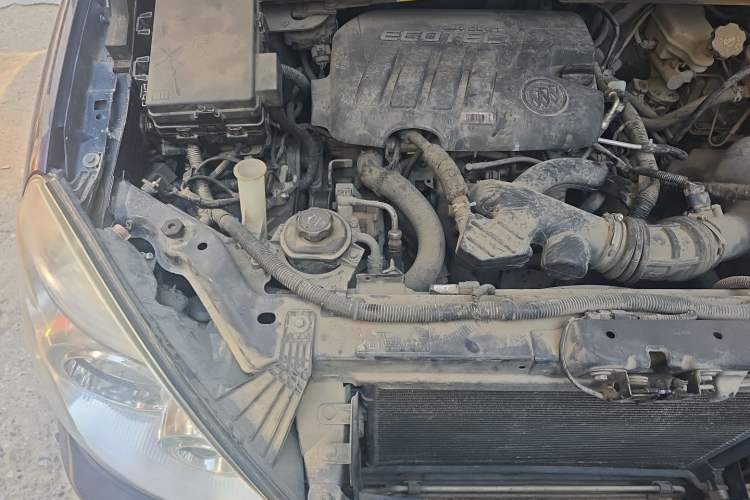 Used Buick GL8 2014 2.4L Classic Edition Engine Bay Right