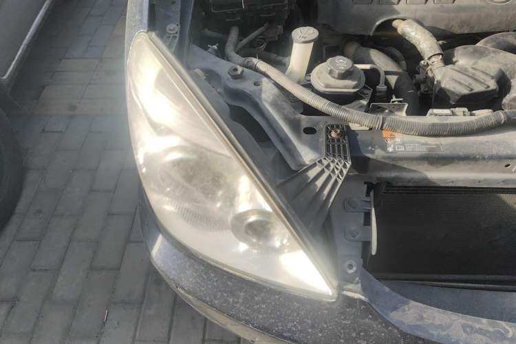 Used Buick GL8 2014 2.4L Classic Edition Engine Bay Right