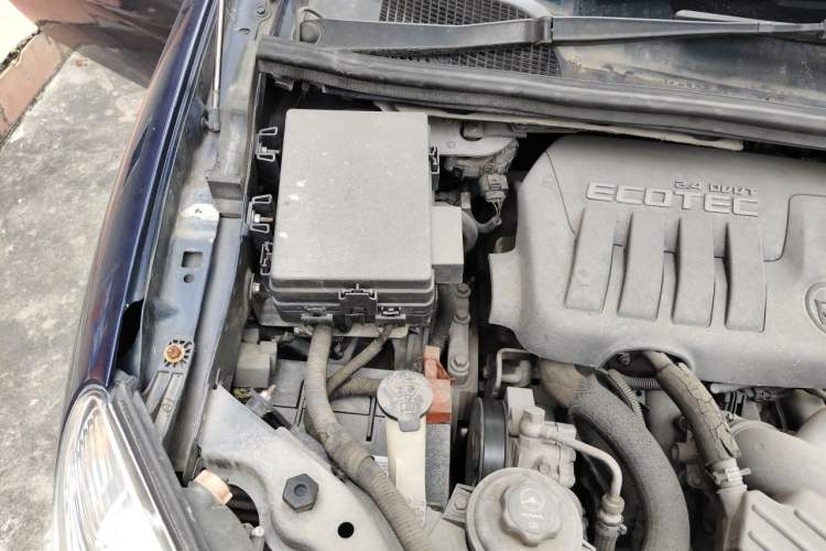 Used Buick GL8 2014 2.4L Classic Edition Engine Bay Right