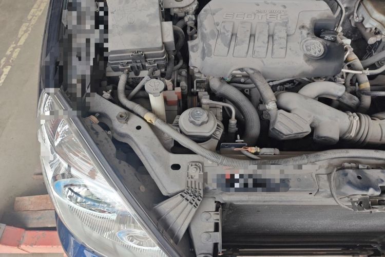 Used Buick GL8 2014 2.4L Classic Edition Engine Bay Right