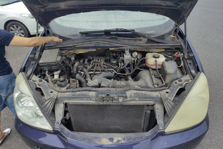 Used Buick GL8 2014 2.4L Classic Edition Engine Bay