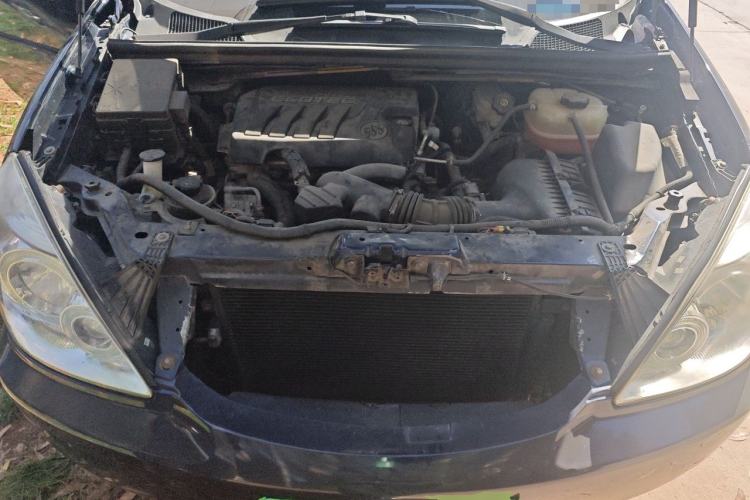 Used Buick GL8 2014 2.4L Classic Edition Engine Bay