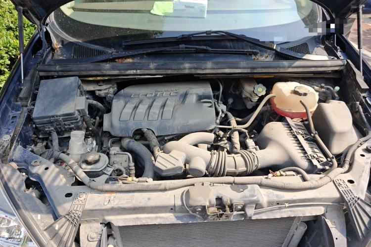Used Buick GL8 2014 2.4L Classic Edition Engine Bay
