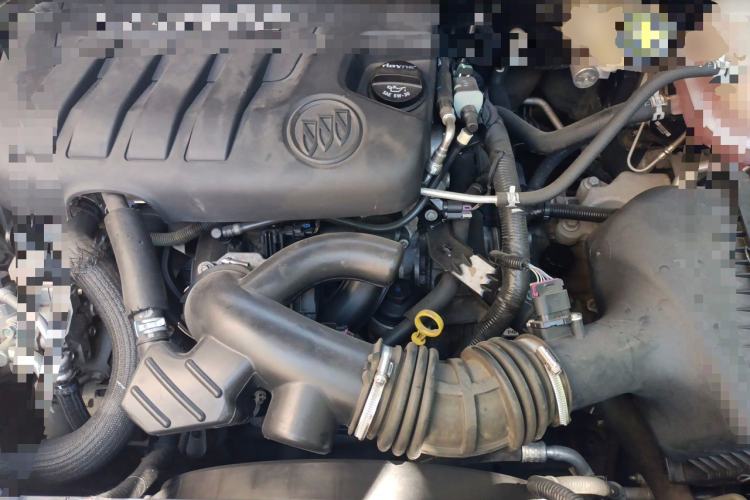 Used Buick GL8 2014 2.4L Classic Edition Engine Bay