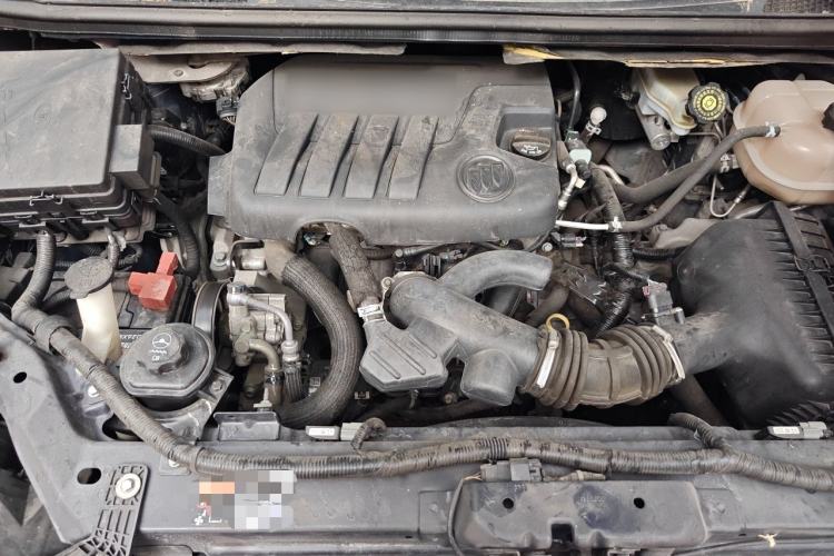 Used Buick GL8 2014 2.4L Executive Edition Engine Bay