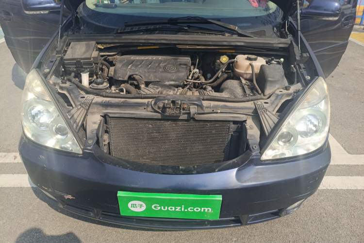 Used Buick GL8 2014 2.4L Classic Edition Engine Bay
