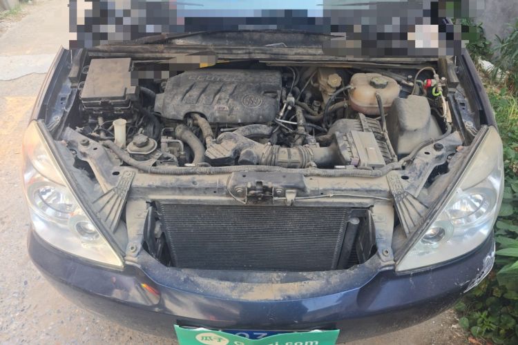 Used Buick GL8 2014 2.4L Classic Edition Engine Bay
