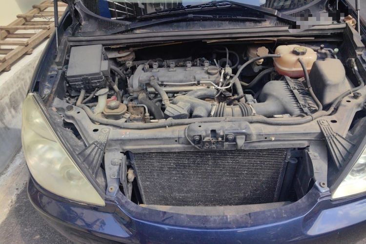 Used Buick GL8 2014 2.4L Comfort Edition Engine Bay