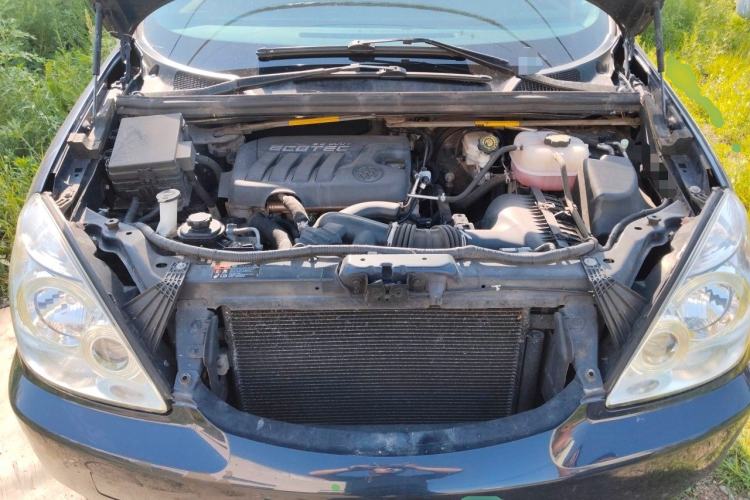 Used Buick GL8 2014 2.4L Classic Edition Engine Bay