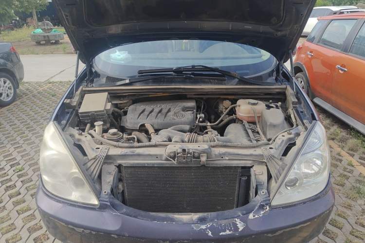 Used Buick GL8 2014 2.4L Classic Edition Engine Bay