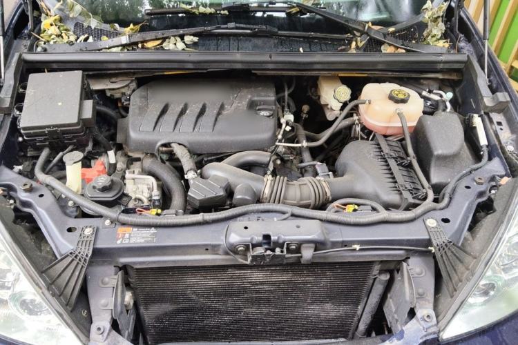 Used Buick GL8 2014 2.4L Executive Edition Engine Bay