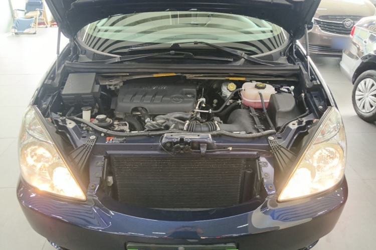 Used Buick GL8 2014 2.4L Classic Edition Engine Bay
