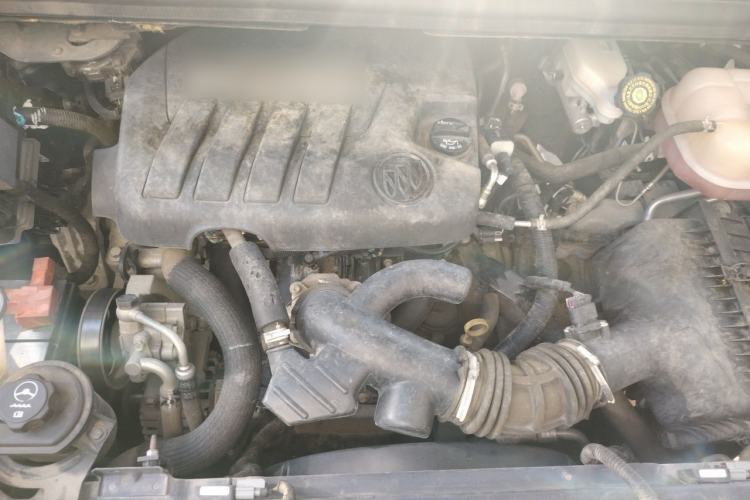 Used Buick GL8 2014 2.4L Classic Edition Engine Bay