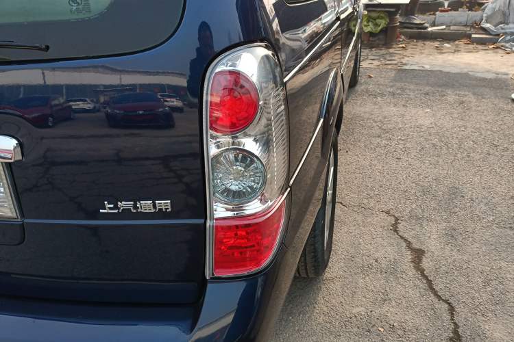Used Buick GL8 2014 2.4L Classic Edition Exterior 6