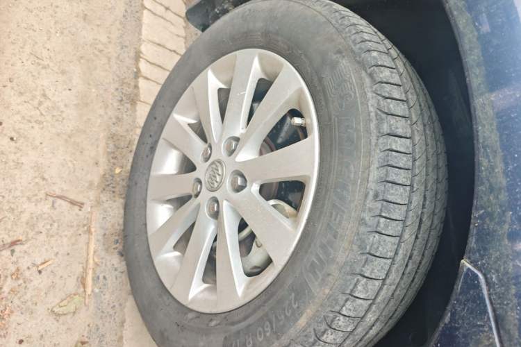 Used Buick GL8 2014 2.4L Classic Edition Exterior 7