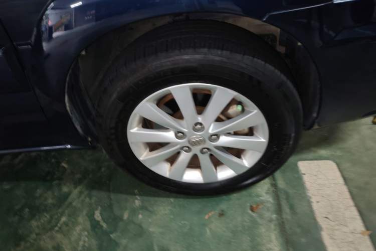 Used Buick GL8 2014 2.4L Classic Edition Exterior 7