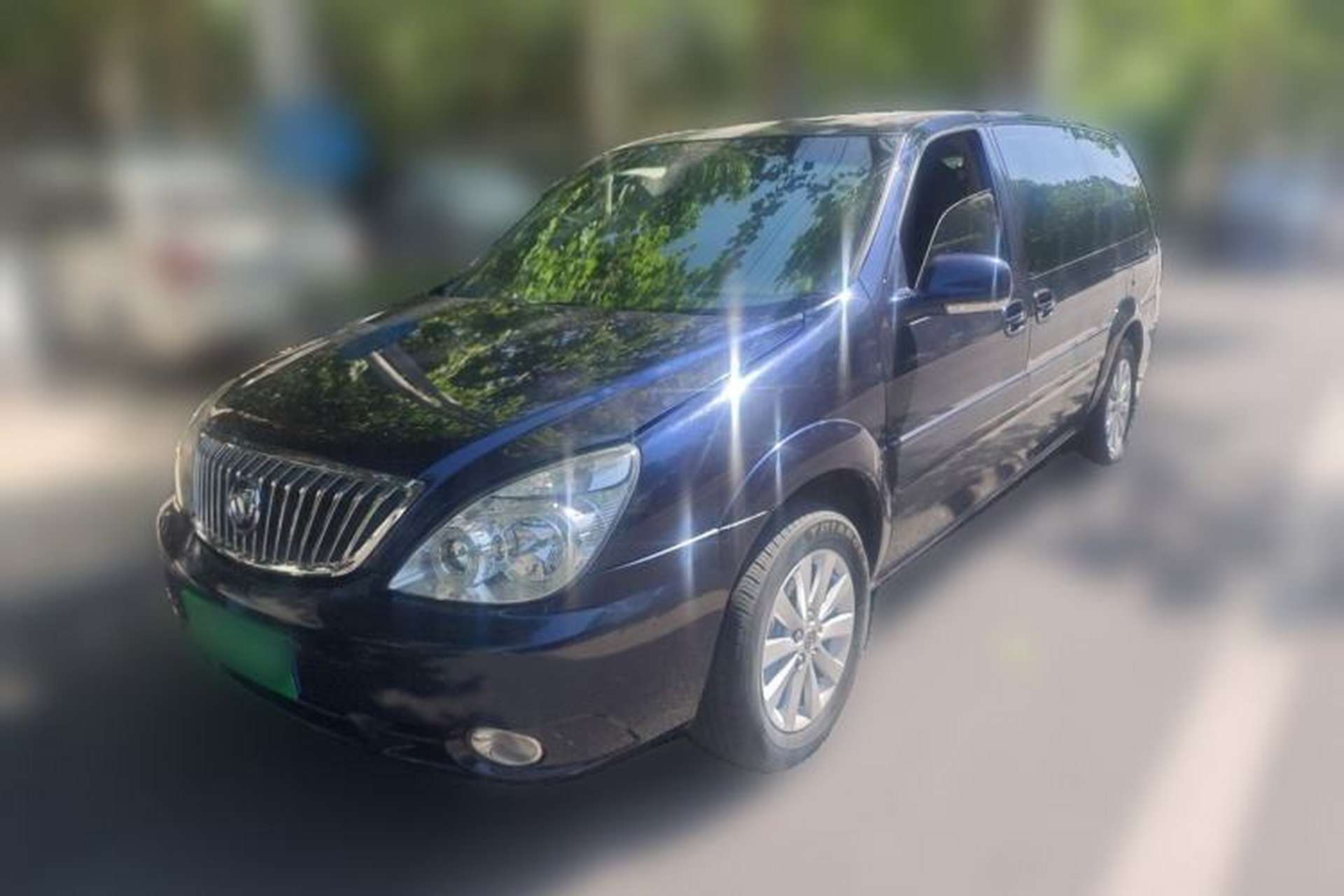 Used Buick GL8 2014 2.4L Classic Edition Front Left 45 Deg
