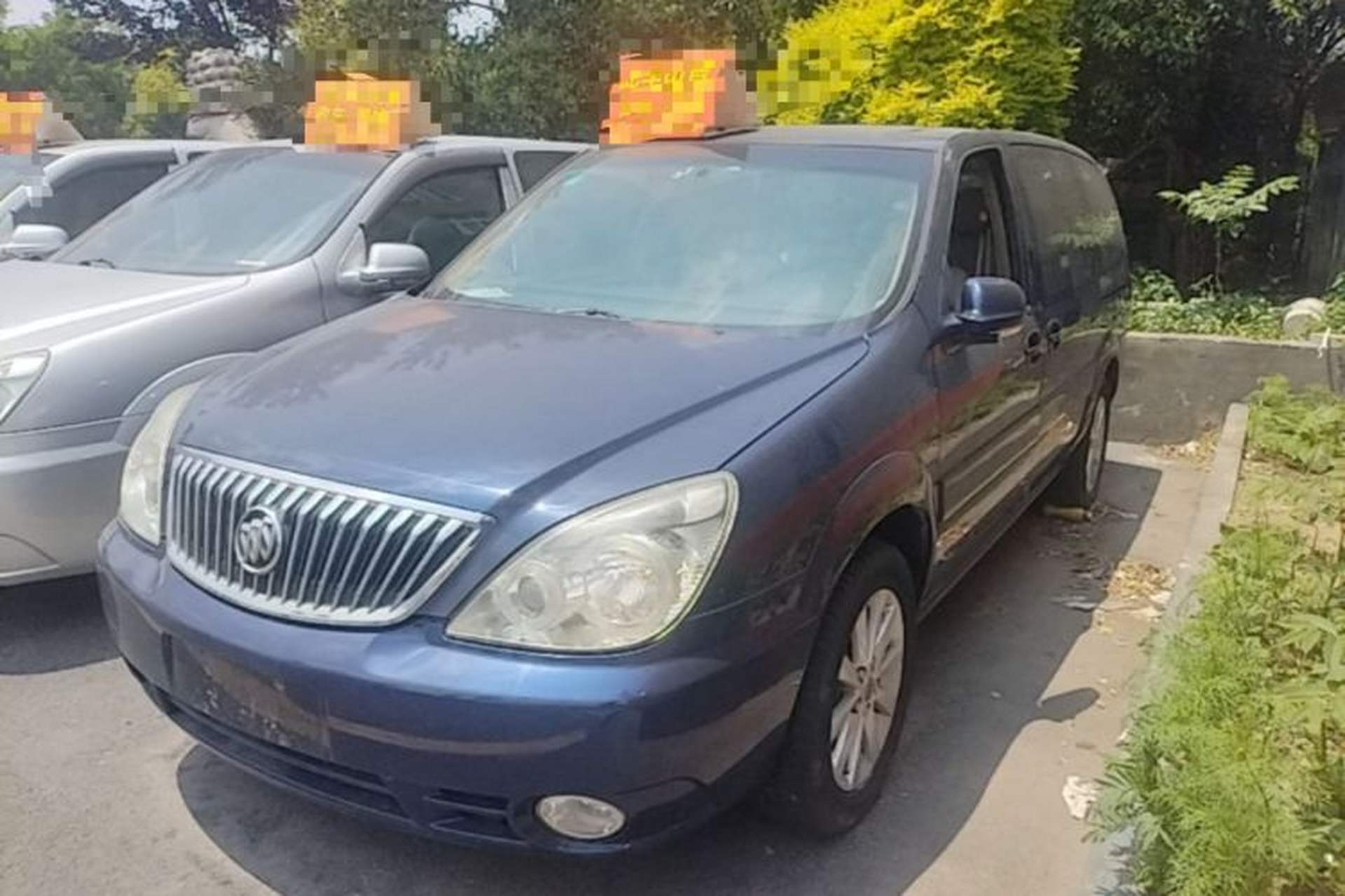 Used Buick GL8 2014 2.4L Executive Edition Front Left 45 Deg