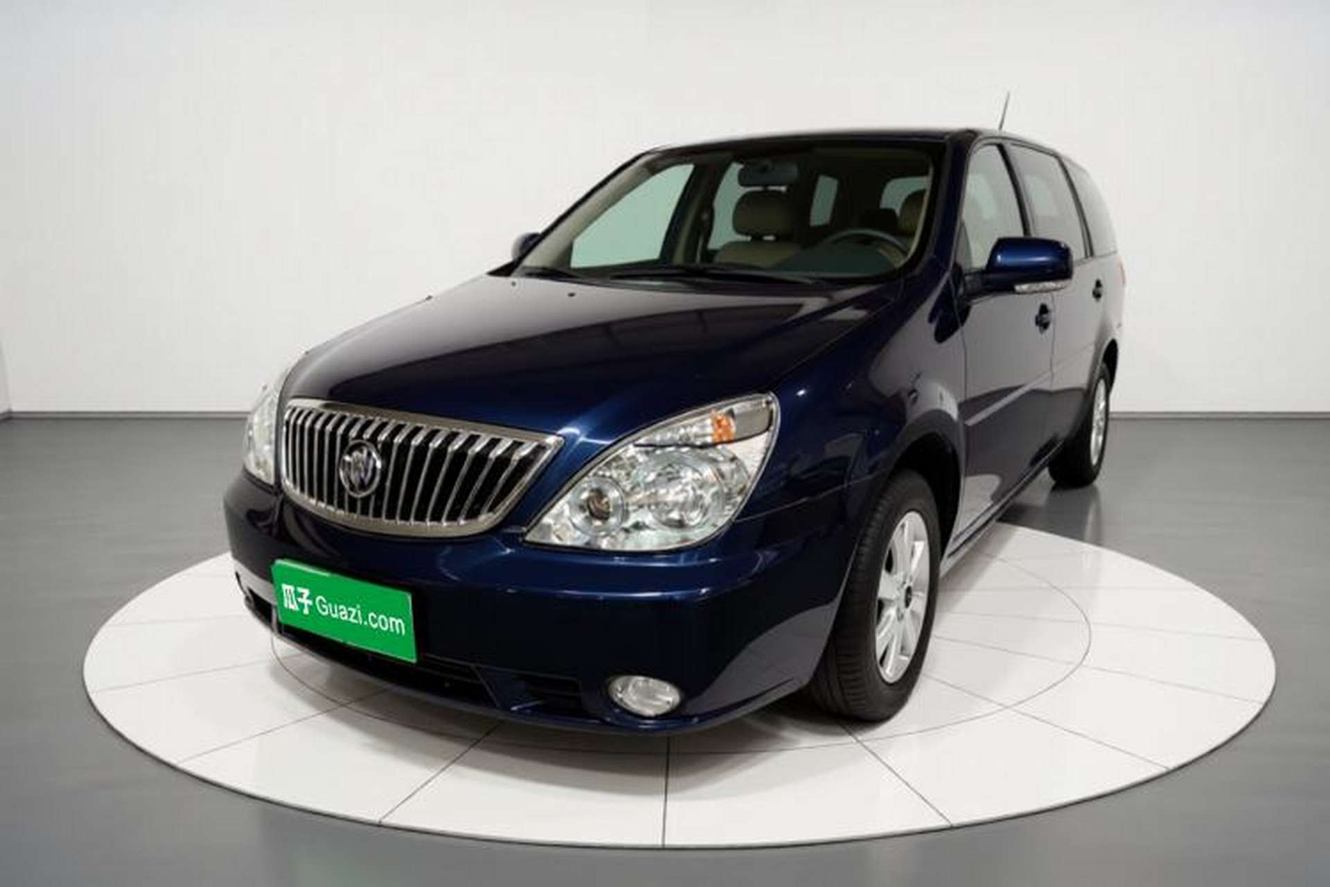 Used Buick GL8 2014 2.4L Classic Edition Front Left 45 Deg