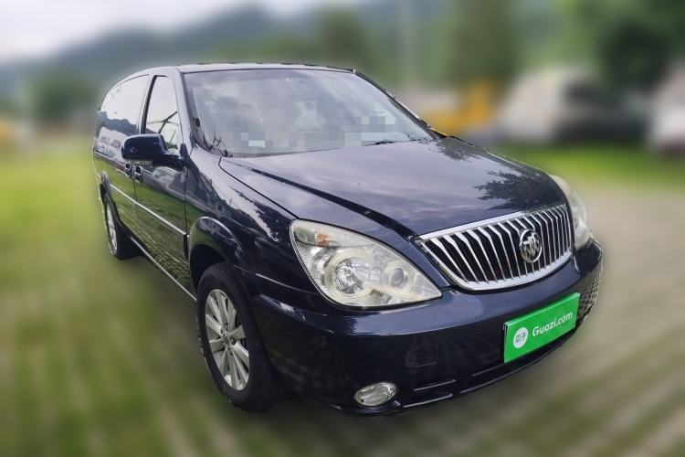 Used Buick GL8 2014 2.4L Classic Edition Front Right 45 Deg
