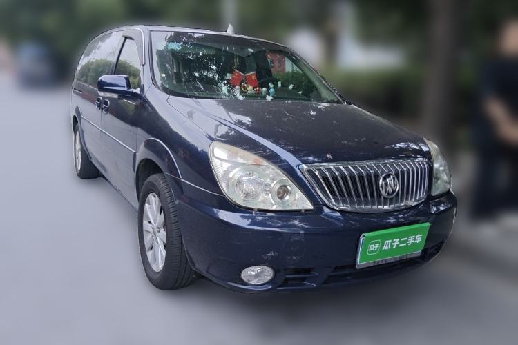 Used Buick GL8 2014 2.4L Classic Edition Front Right 45 Deg