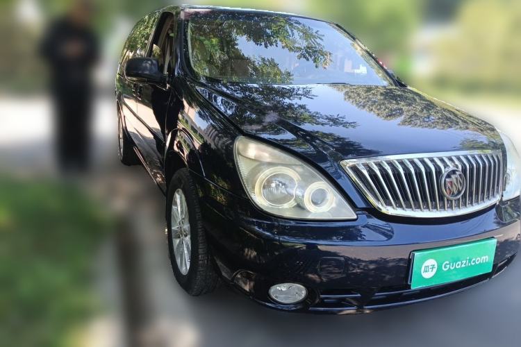 Used Buick GL8 2014 2.4L Classic Edition Front Right 45 Deg