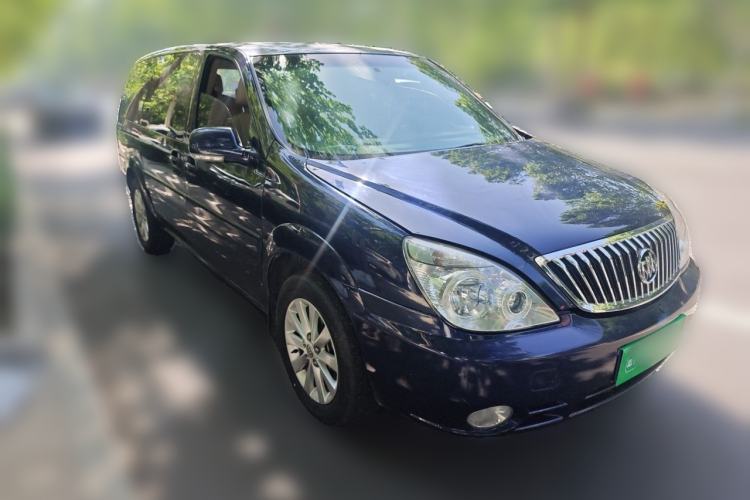 Used Buick GL8 2014 2.4L Classic Edition Front Right 45 Deg
