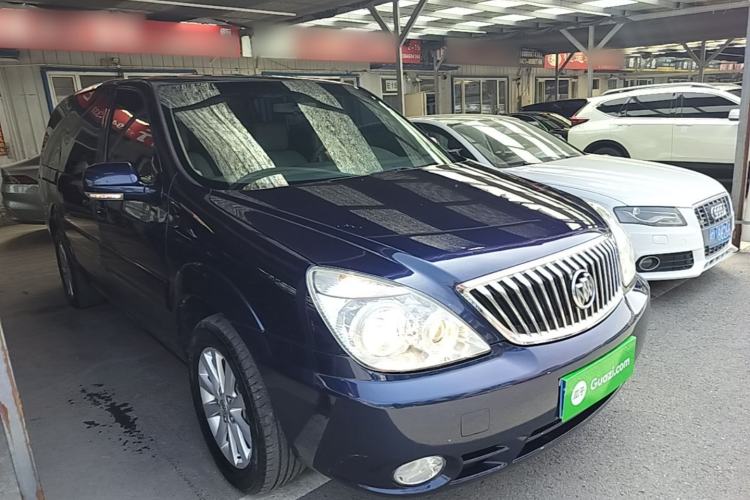 Used Buick GL8 2014 2.4L Classic Edition Front Right 45 Deg