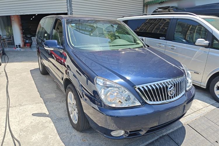 Used Buick GL8 2014 2.4L Executive Edition Front Right 45 Deg