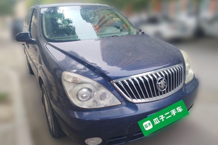 Used Buick GL8 2014 2.4L Classic Edition Front Right 45 Deg