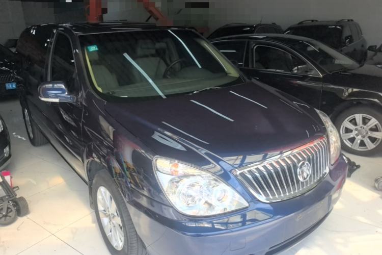 Used Buick GL8 2014 2.4L Executive Edition Front Right 45 Deg
